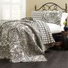 King size 3-Piece Cotton Quilt Set in Black White Paisley Damask